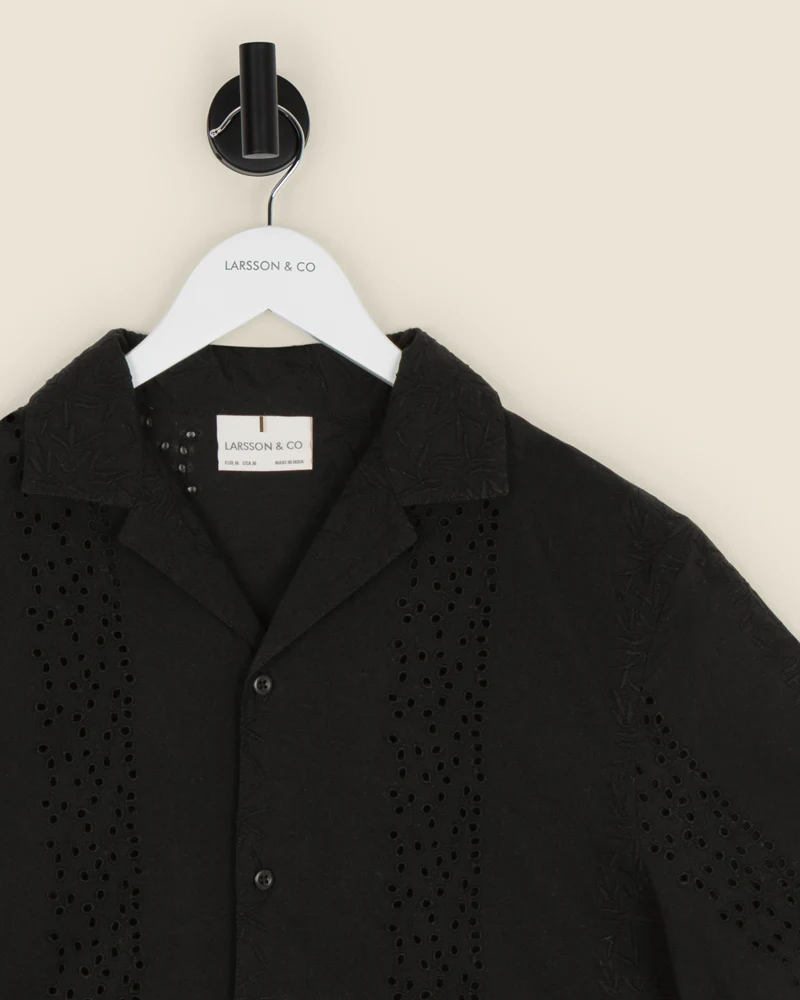 Kari - Leaf Embossed Short Sleeve Shirt - Image 9